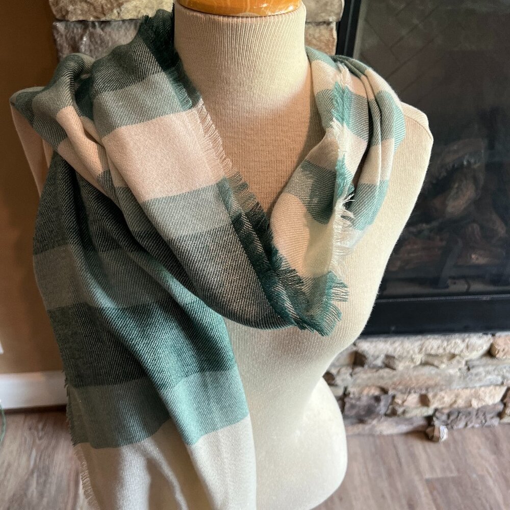 NWT LC Lauren Conrad super soft and cozy green and white striped scarf